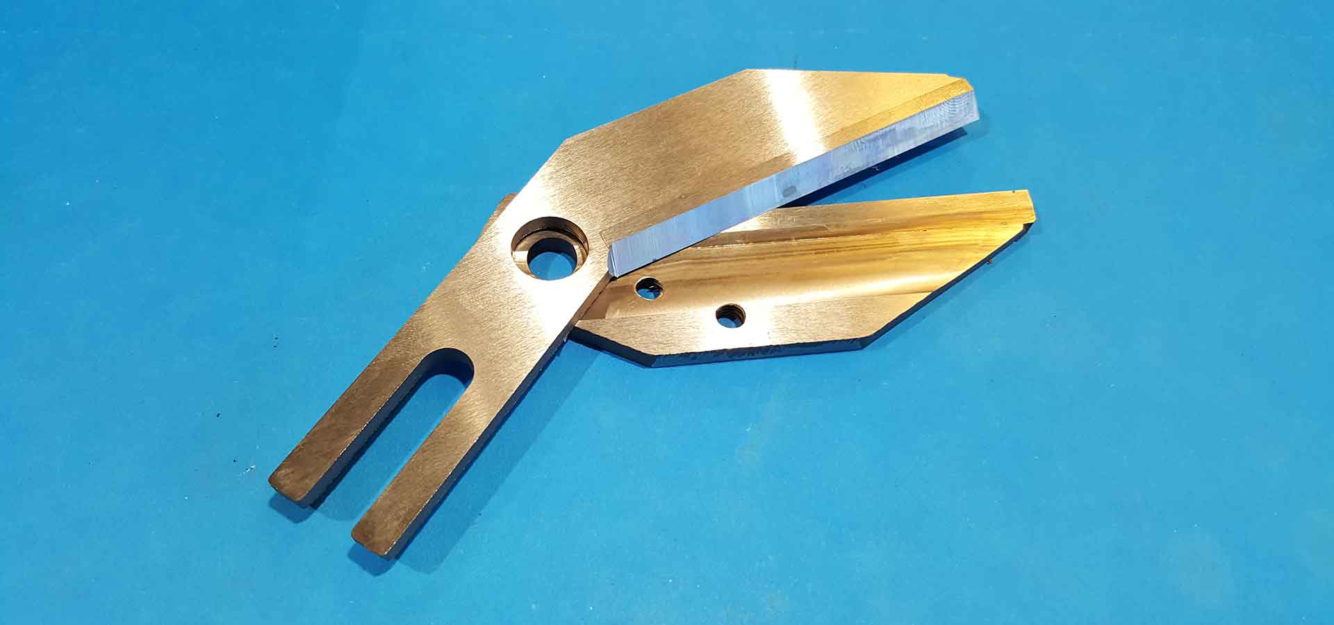 Blades for packaging machines